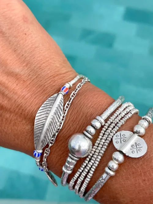 Handmade pure silver bracelet featuring large silver curve leaf- chevron seed bead – ocean safe jewellery for everyday wear jewellery for everyday wear