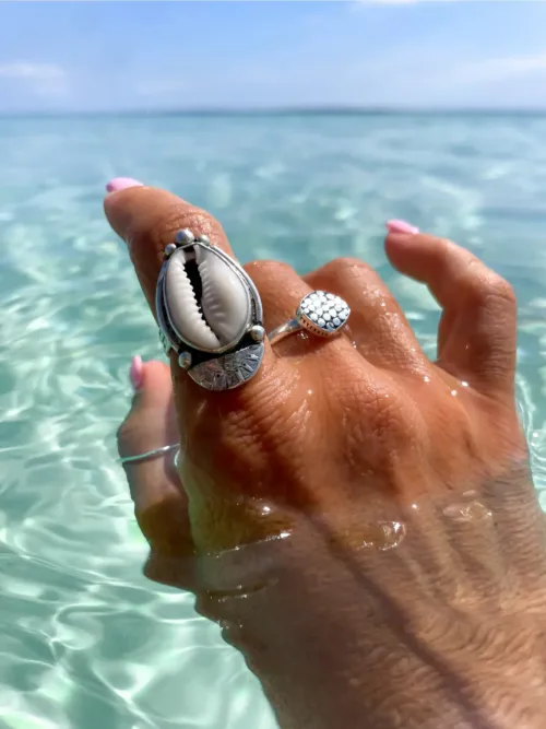 sterling silver cowrie shell ring. for the beach bums at heart. Ocean safe