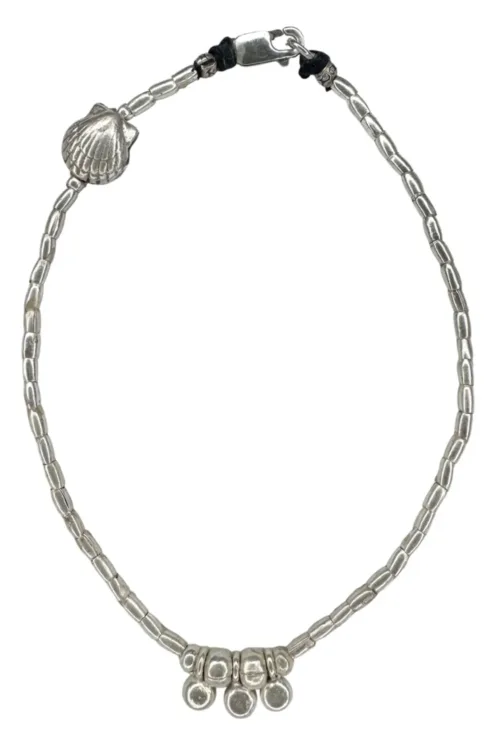 ocean inspired pure silver anklet with silver clam shell. Designed to be worn everyday. Ocean Safe