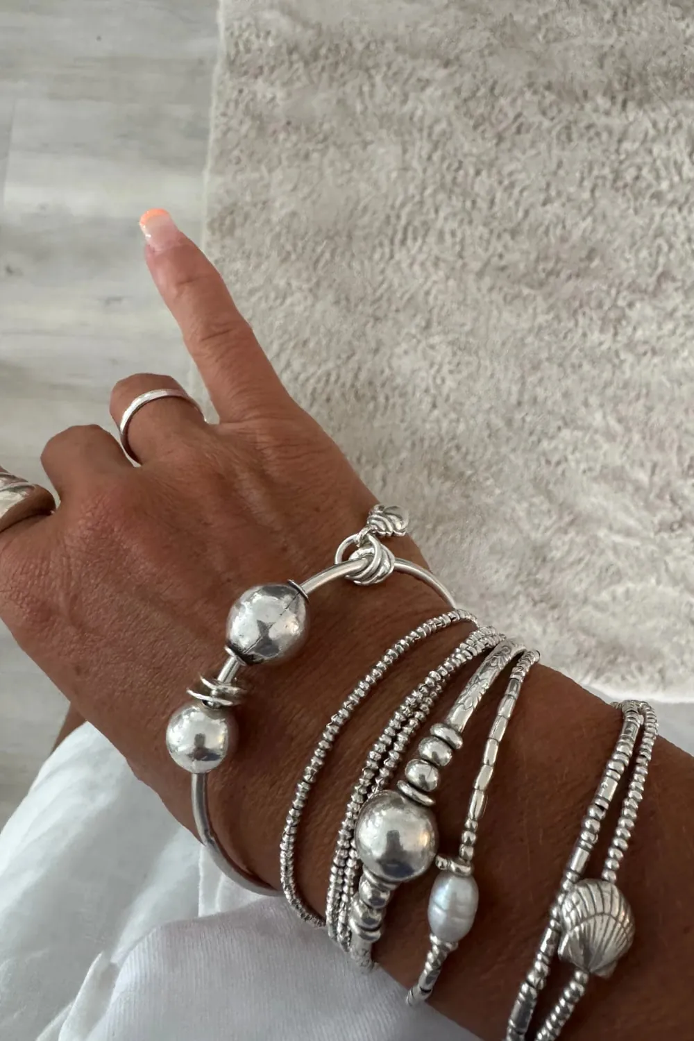 Handmade pure silver bracelet featuring freshwater pearl – ocean safe jewellery for everyday wear