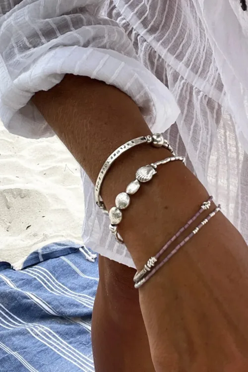 dusty pink seed bead bracelet. a dainty minimal style bracelet combined with pure silver.