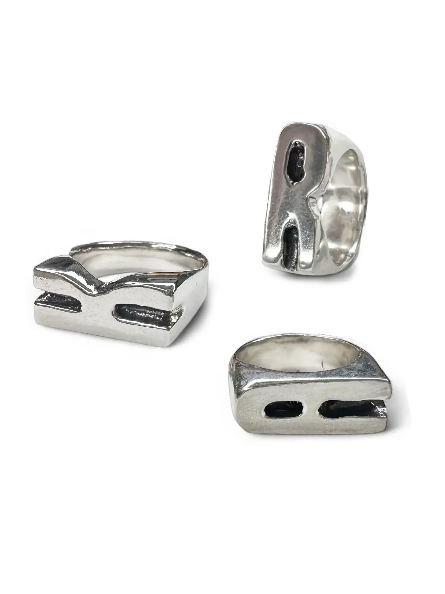 custom made initial sterling silver signet ring. chunky silver ring - ocean safe - personalised jewellery