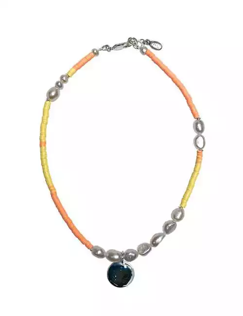 bright colour short necklace