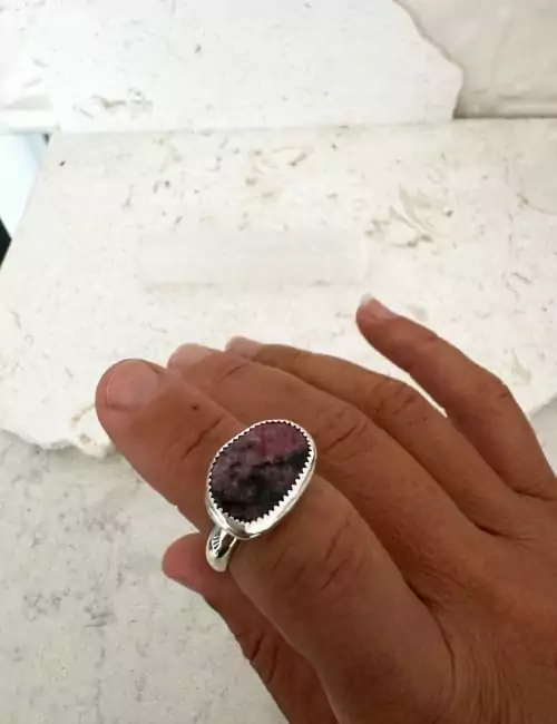 rhodonite horizontal ring