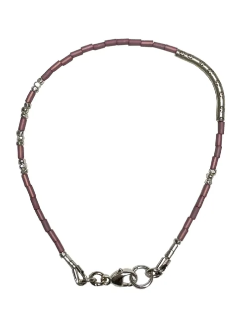 dusty pink seed bead bracelet. a dainty minimal style bracelet combined with pure silver