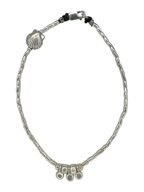 ocean inspired pure silver anklet with silver clam shell. Designed to be worn everyday. Ocean Safe